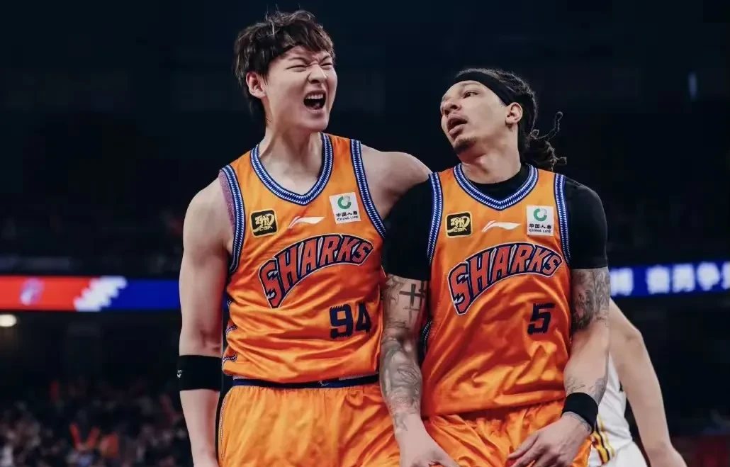 冲刺阶段CBA常规赛焦点战，犹他爵士官宣签约，气氛紧张，赛程密集仍需轮换的简单介绍-米兰娱乐