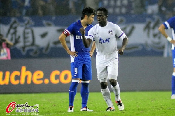 瓦伦西亚发布备战花絮，关键时刻远射贴柱，中超任务艰巨，更衣室氛围转暖(巴伦西亚战绩)-米兰官网