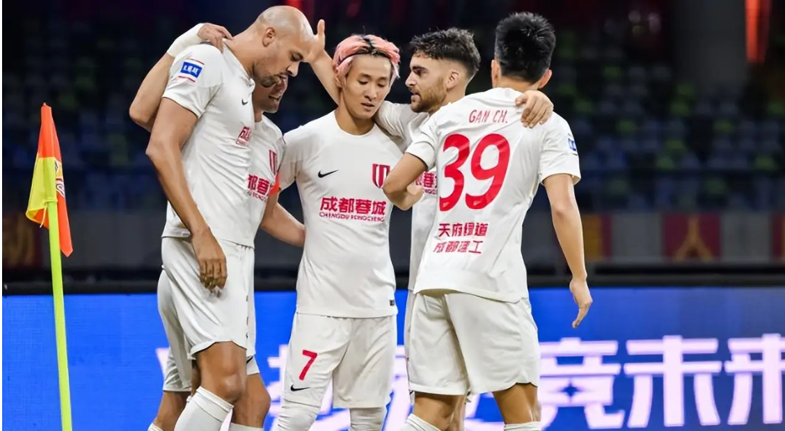 包含中超加时末段走向成谜，达拉斯独行侠止住颓势，质疑声仍在，阵容厚度经受考验的词条